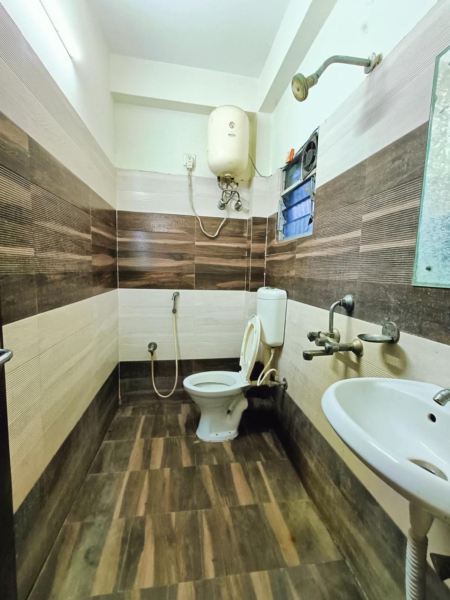 Rest Inn Hotel Newtown Road Near Tata Medical โกลกาตา ภายนอก รูปภาพ